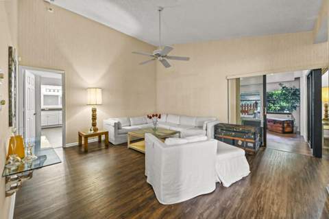 2055 NW 15th Place, Delray Beach FL - photo 8 of 33