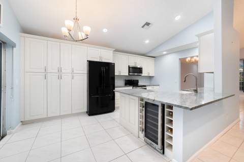 2211 Soundings Court, Greenacres FL - photo 9 of 36