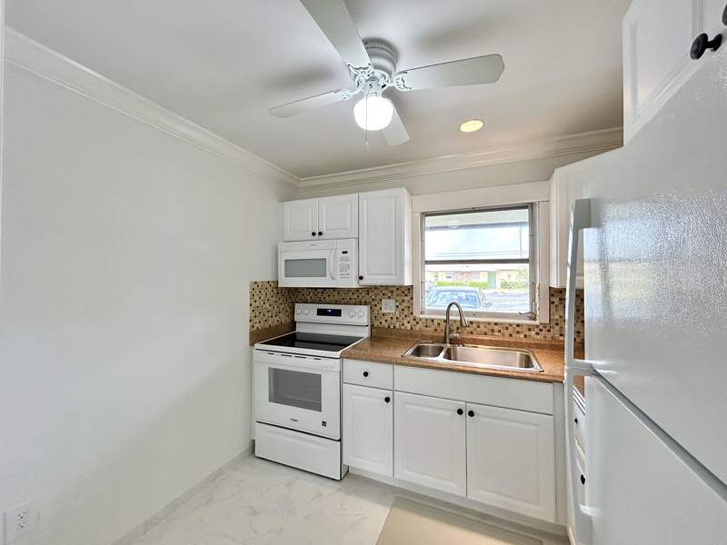1 bedroom Villa at 2915 Crosley Drive #A, Cresthaven Villas Condo 20, West Palm Beach — photo 4