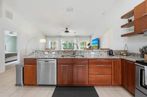516 SE Crosspoint Drive, Port St. Lucie FL - photo 16 of 55