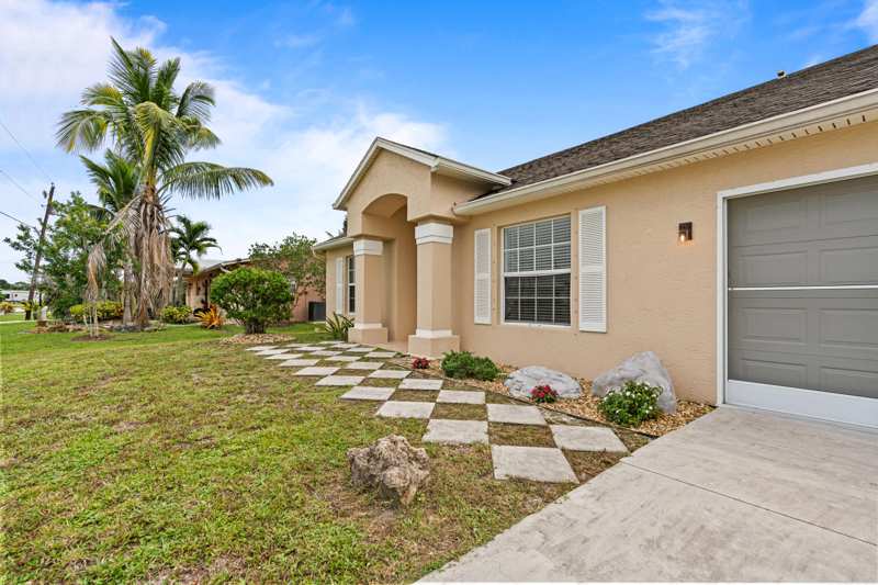 3 bedroom Single Family Residence at 516 SE Crosspoint Drive, Port St Lucie Section 6, Port St. Lucie — photo 1