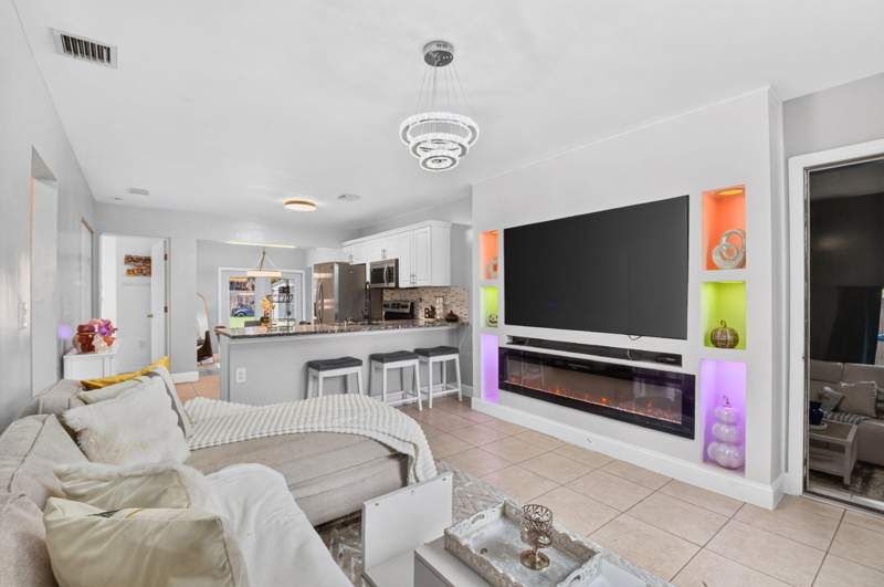 4 bedroom Single Family Residence at 1019 S C Street, Lake Worth Town Of, Lake Worth Beach — photo 5