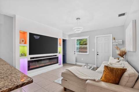 1019 S C Street, Lake Worth Beach FL - photo 7 of 40