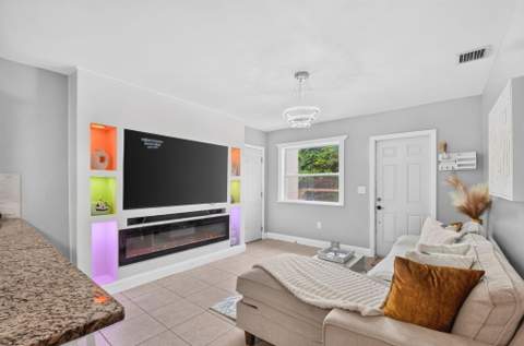 1019 S C Street, Lake Worth Beach FL - photo 8 of 40
