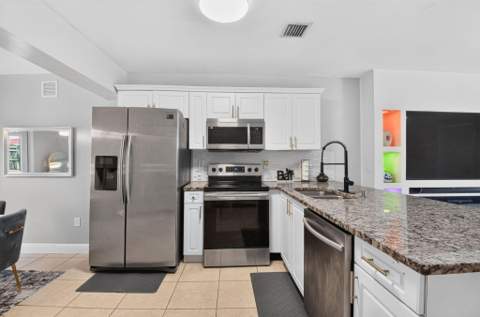 1019 S C Street, Lake Worth Beach FL - photo 13 of 40