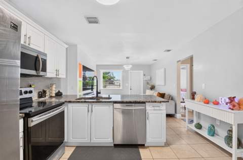 1019 S C Street, Lake Worth Beach FL - photo 14 of 40