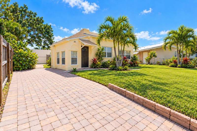 4 bedroom Single Family Residence at 830 Valley Forge Road, Hillside Park, West Palm Beach — photo 2
