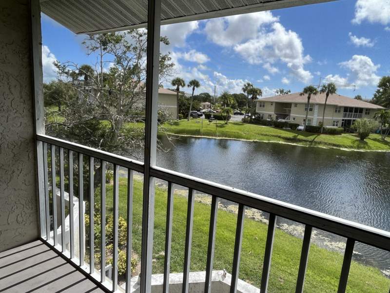 2 bedroom Condominium at R-1531 SE Royal Green Circle #R-206, Midport Place I, A Condominium, Port St. Lucie — photo 3