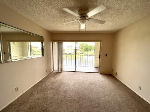 R-1531 SE Royal Green Circle #R-206, Port St. Lucie FL - photo 8 of 11