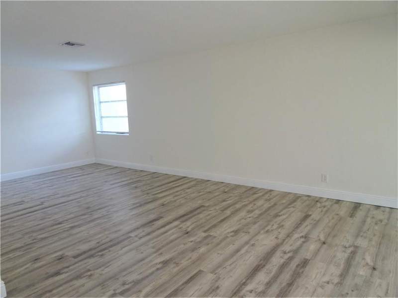 4 bedroom Single Family Residence at 2230 Avenue H, Park Manor 1, Riviera Beach — photo 3
