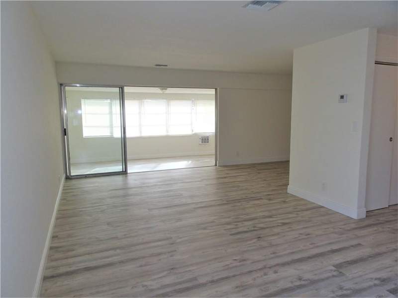 4 bedroom Single Family Residence at 2230 Avenue H, Park Manor 1, Riviera Beach — photo 5