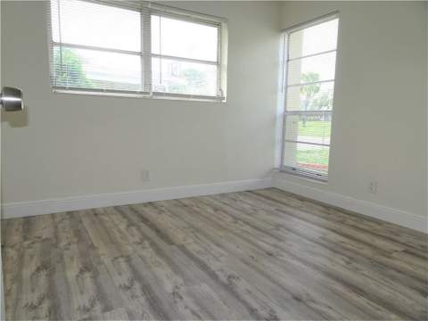 2230 Avenue H, Riviera Beach FL - photo 16 of 27