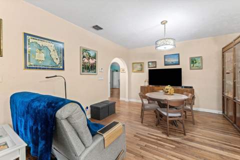 703 Sunset Road, West Palm Beach FL - photo 6 of 33