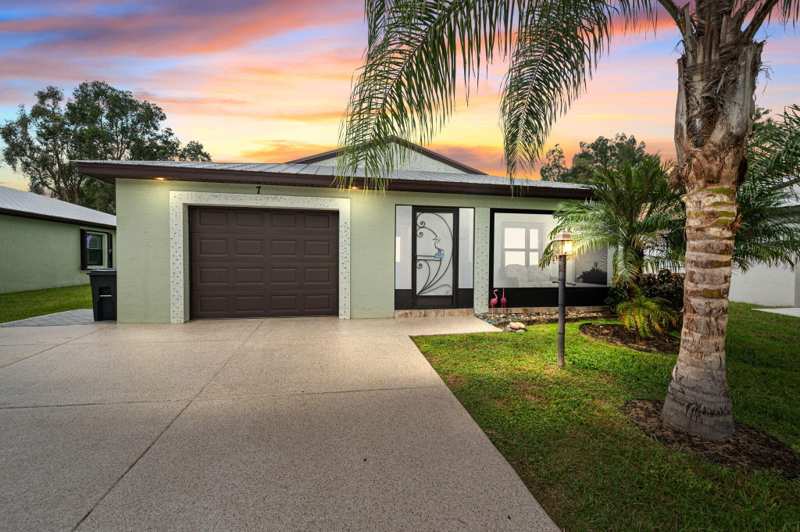 2 bedroom Single Family Residence at 7 Mediterranean Boulevard, Spanish Lakes One Leasehold Estates, Port St. Lucie — photo 1