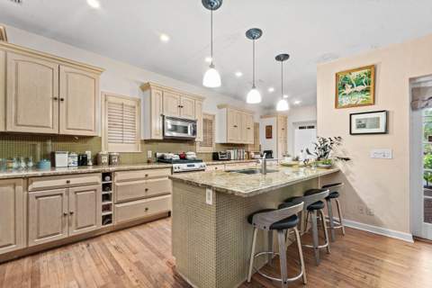 703 Sunset Road, West Palm Beach FL - photo 7 of 33