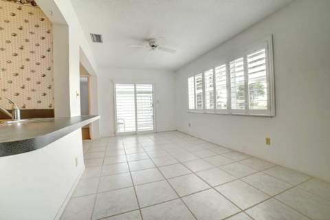 910 SW 7th Avenue, Boynton Beach FL - photo 8 of 33