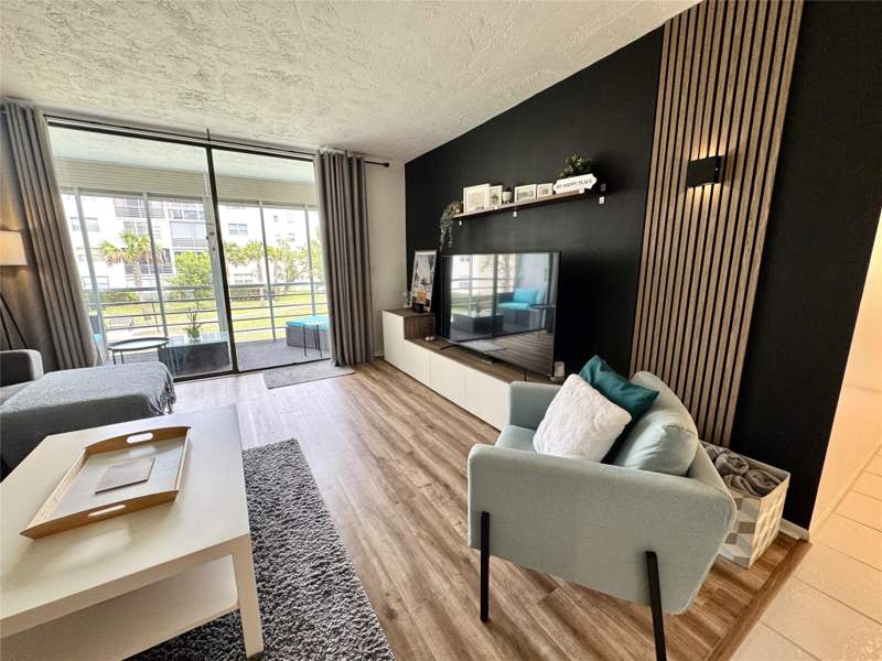 1 bedroom Condominium at 2811 Somerset Drive #206, Somerset No 3 Condo, Lauderdale Lakes — photo 3
