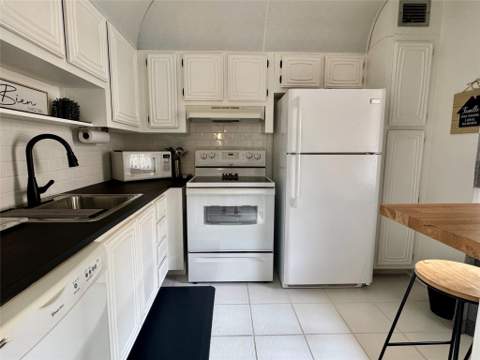 2811 Somerset Drive #206, Lauderdale Lakes FL - photo 10 of 28