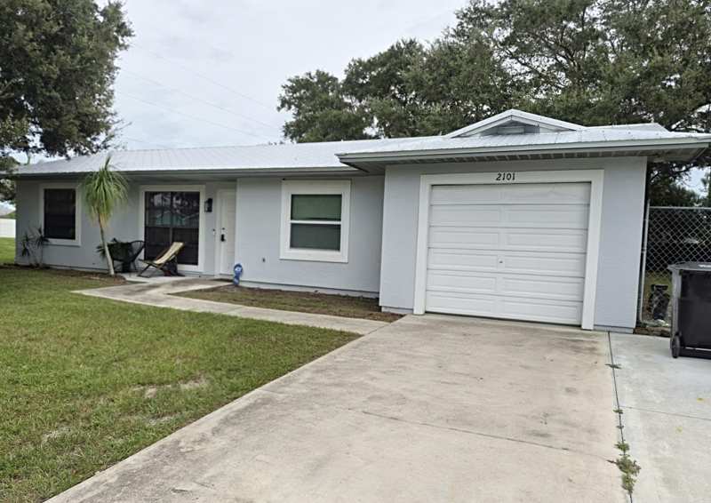 2 bedroom Single Family Residence at 2101 SW Idaho Lane, Port St Lucie Section 12, Port St. Lucie — photo 1