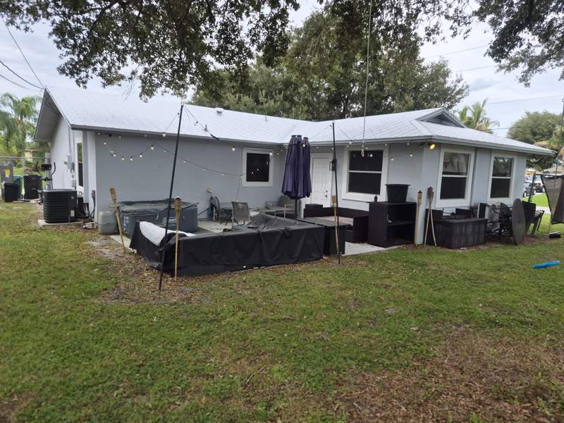 2 bedroom Single Family Residence at 2101 SW Idaho Lane, Port St Lucie Section 12, Port St. Lucie — photo 2