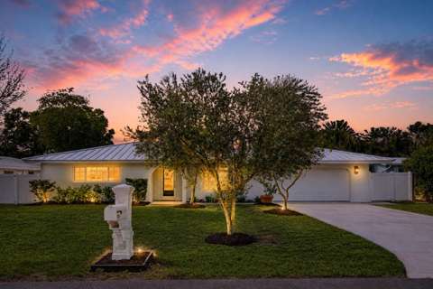 718 SW 27Th Place, home for sale in Boynton Beach 33435