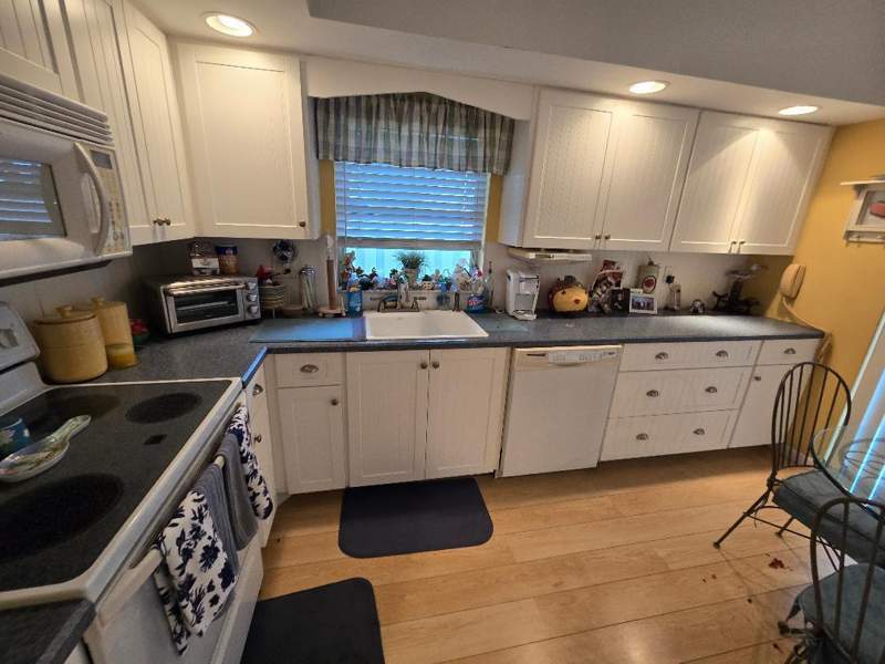 2 bedroom Condominium at 5700 Queen Palm Court #B, Palm Greens At Villa Del Ray Condo II, Delray Beach — photo 3