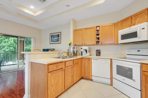 8330 Mulligan Circle #2121, Port St. Lucie FL - photo 8 of 33