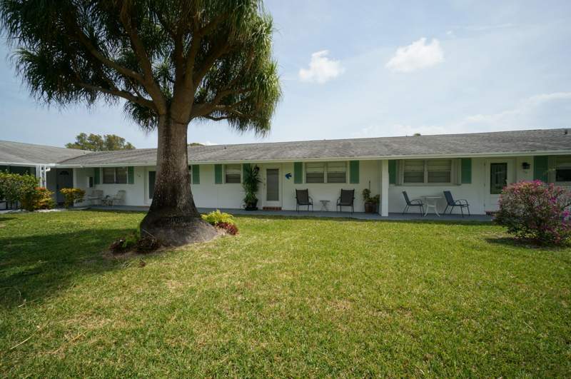 2 bedroom Condominium at 400 SW Golfview Terrace #115, Leisureville Golf View Condo, Boynton Beach — photo 2