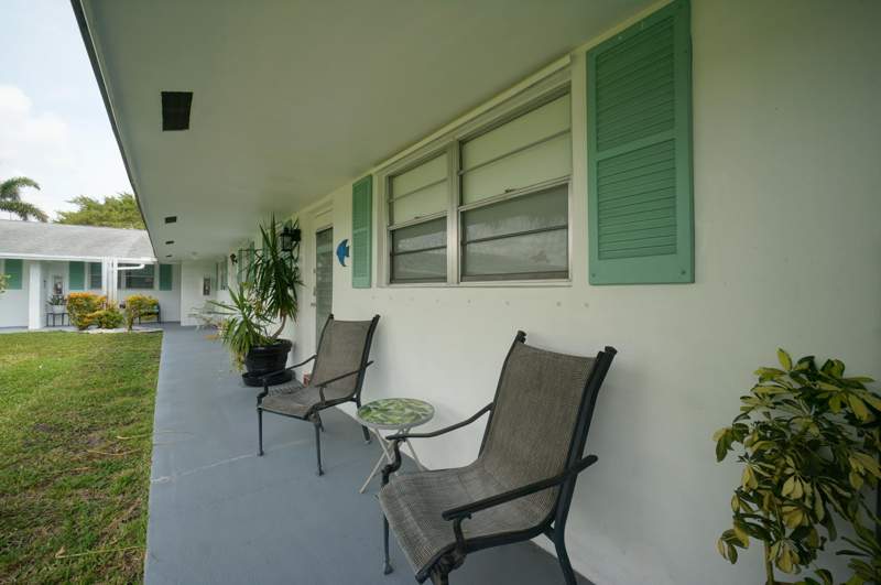 2 bedroom Condominium at 400 SW Golfview Terrace #115, Leisureville Golf View Condo, Boynton Beach — photo 3