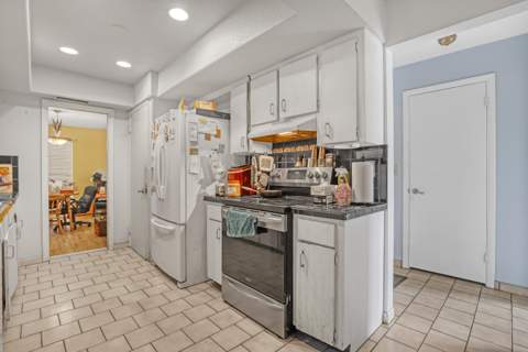 110 Meadowlark Drive, Royal Palm Beach FL - photo 11 of 56
