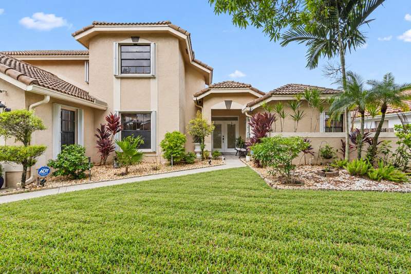 4 bedroom Single Family Residence at 1855 NW 106th Terrace, Jacaranda Parcel 101, Plantation — photo 3