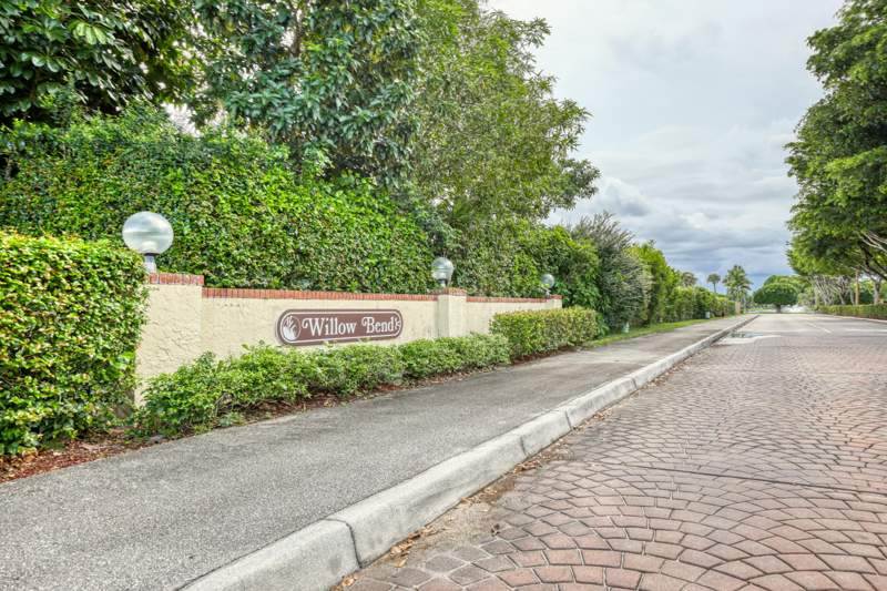 2 bedroom Condominium at 7843 Willow Spring Drive #615, Gardens Of Willow Bend Condos, Lake Worth — photo 2