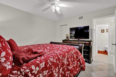 7843 Willow Spring Drive #615, Lake Worth FL - photo 18 of 40
