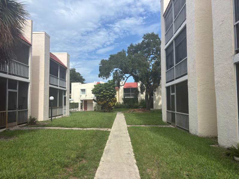 2 bedroom Condominium at 618 NW 13th Street ##16, Spanish Oaks Condo, Boca Raton — photo 2