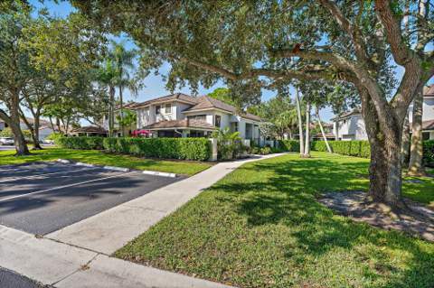 370 Prestwick Circle #2, Palm Beach Gardens FL - photo 12 of 38