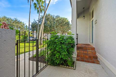 370 Prestwick Circle #2, Palm Beach Gardens FL - photo 14 of 38