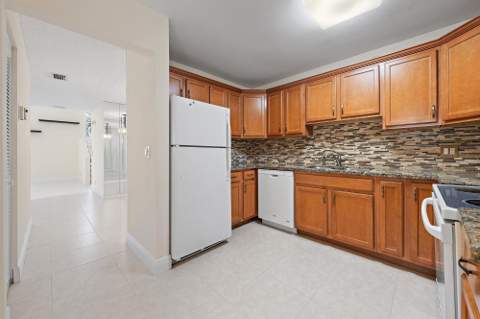 370 Prestwick Circle #2, Palm Beach Gardens FL - photo 20 of 38