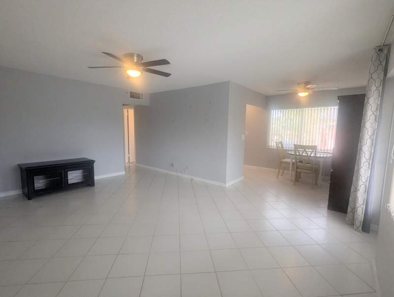 2 bedroom Condominium at 100 Kingswood, Kingswood II Condos, West Palm Beach — photo 2