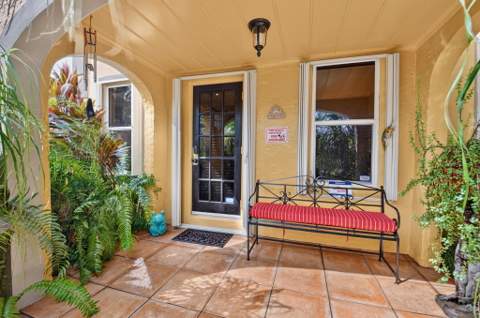 415 Colonial Road, West Palm Beach FL - photo 15 of 59