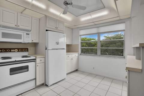 3002 Portofino Isle #M3, Coconut Creek FL - photo 6 of 33