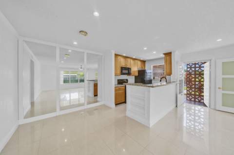 1360 SE High Point Way #A, Delray Beach FL - photo 14 of 60