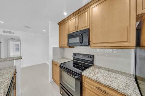 1360 SE High Point Way #A, Delray Beach FL - photo 17 of 60