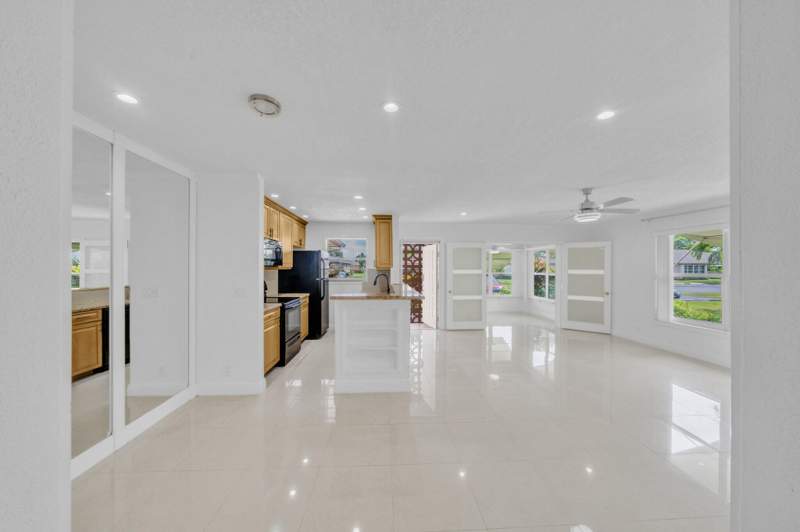 2 bedroom Condominium at 1360 SE High Point Way #A, High Point Of Delray Sec 6 Condo, Delray Beach — photo 3
