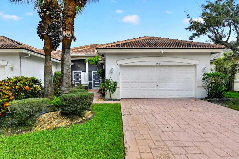 3 bedroom Villa at 9818 Crescent View Drive, Palm Isles West, Boynton Beach — photo 1