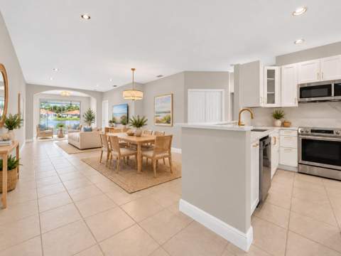 9818 Crescent View Drive, Boynton Beach FL - photo 9 of 63
