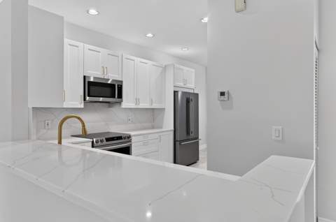 9818 Crescent View Drive, Boynton Beach FL - photo 11 of 63
