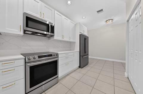 9818 Crescent View Drive, Boynton Beach FL - photo 12 of 63