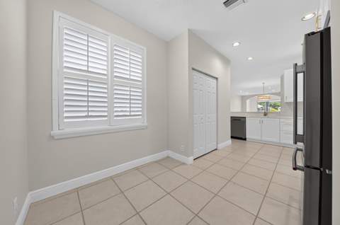 9818 Crescent View Drive, Boynton Beach FL - photo 18 of 63