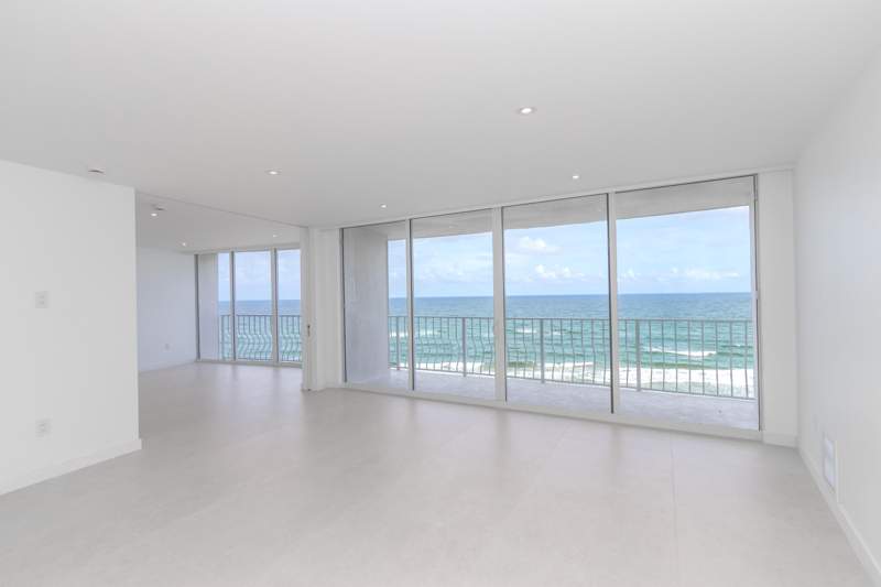 2 bedroom Stock Cooperative at 2774 S Ocean Boulevard #802, 2774 S. Ocean, Palm Beach — photo 3