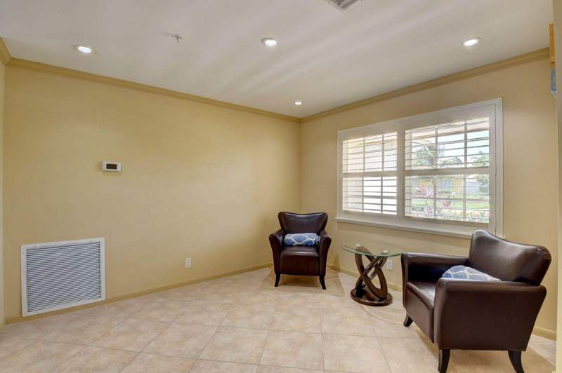 4 bedroom Single Family Residence at 1086 SW 28th Avenue, Golfview Harbour 1st Sec, Boynton Beach — photo 5